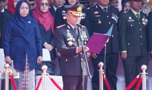 Upacara HUT RI Ke-80, Kapolres Metro Bekasi Mendapat Kehormatan Membacakan Baca Teks Pembukaan UUD 1945