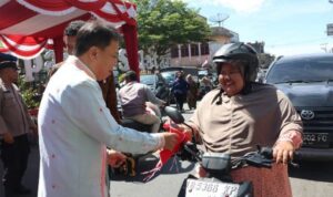 Sambut HUT RI ke-80, Pemkab Tapanuli Selatan Bagikan 500 Bendera Merah Putih di Sipirok