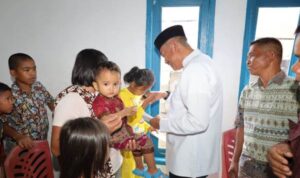 Bupati Madina Serahkan Santunan Anak Yatim di Simanondong Usai Pengajian Puncak Barokah