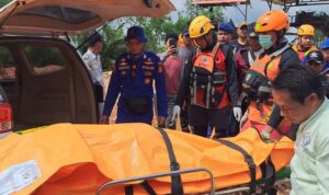 Dua Hari Pencarian, Tim SAR Temukan Jasad Operator Excavator di Sungai Lilin