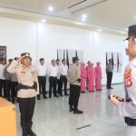 Kapolres Lahat Beri Penghargaan Kenaikan Pangkat Pengabdian kepada Kompol Arman