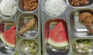Siswa di Sanga Desa Nyaris Keracunan karena Ayam Goreng Makan Siang Gratis Diduga Tak Layak Konsumsi