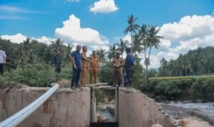Wali Kota Padangsidimpuan Didampingi Anggota DPRD Tinjau Irigasi Ujung Gurap yang Rusak Akibat Banjir