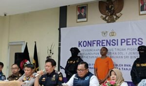 Bea Cukai Tanjungpinang Amankan WN Malaysia Bawa 496 Gram Sabu ke Indonesia