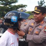 Aksi Humanis Kapolres Anambas: Bagikan Helm dan Edukasi Keselamatan Berkendara