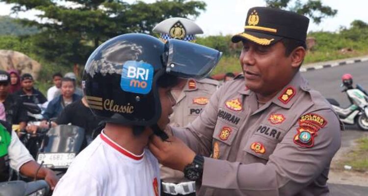 Aksi Humanis Kapolres Anambas: Bagikan Helm dan Edukasi Keselamatan Berkendara