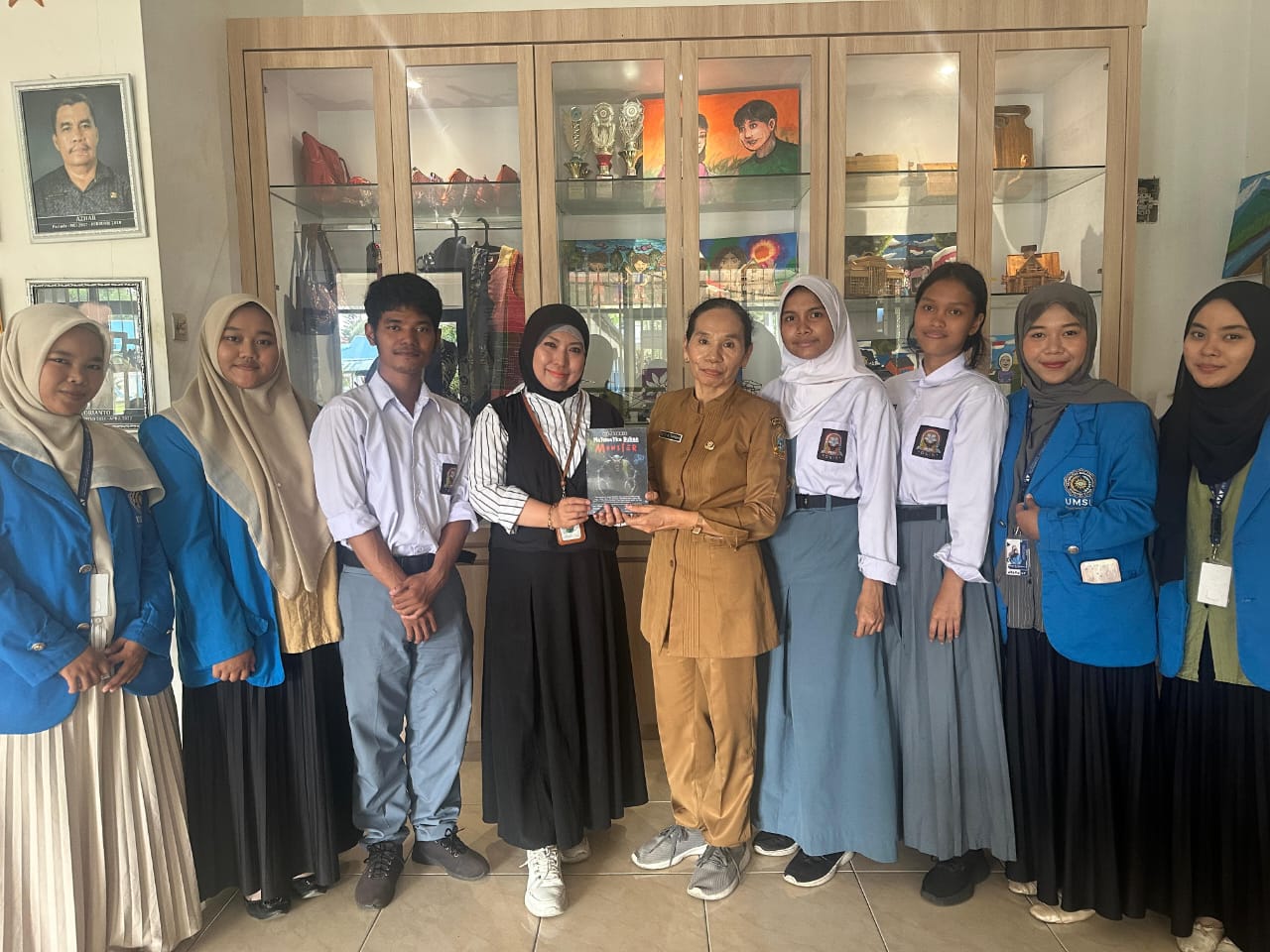 Sekelompok mahasiswa Universitas Muhammadiyah Sumatera Utara (UMSU), yaitu Kanaya Eka Syahputri, Nabilla Aulia Silaen, Yanna Radhita, Elvina Puspita Sari, dan Siti Aisyah, menciptakan karya berjudul “Mathcomic