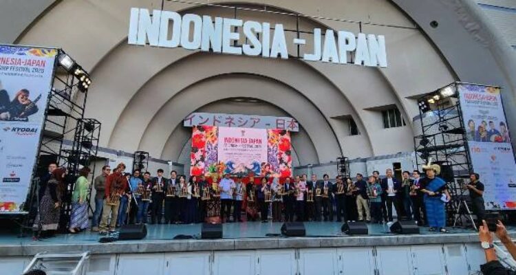 IKM Bawa Cita Rasa Minang ke Tokyo, “Marandang Dunia” Torehkan Rekor MURI