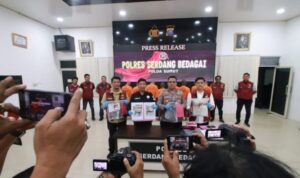 Polres Sergai Bongkar Dua Kasus Besar Sekaligus! Sindikat Curat dan Pengiriman PMI Ilegal Digulung Polres Sergai Bongkar Dua Kasus Besar Sekaligus! Sindikat Curat dan Pengiriman PMI Ilegal Digulung