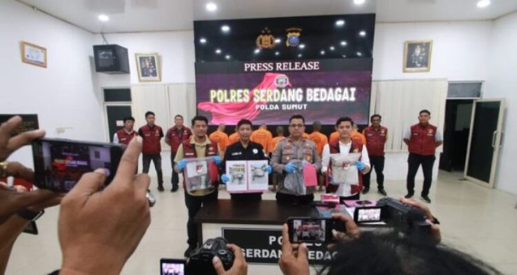 Polres Sergai Bongkar Dua Kasus Besar Sekaligus! Sindikat Curat dan Pengiriman PMI Ilegal Digulung