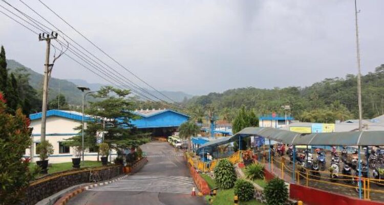 BPKN Pastikan Tidak Ada Pelanggaran pada Produk Aqua