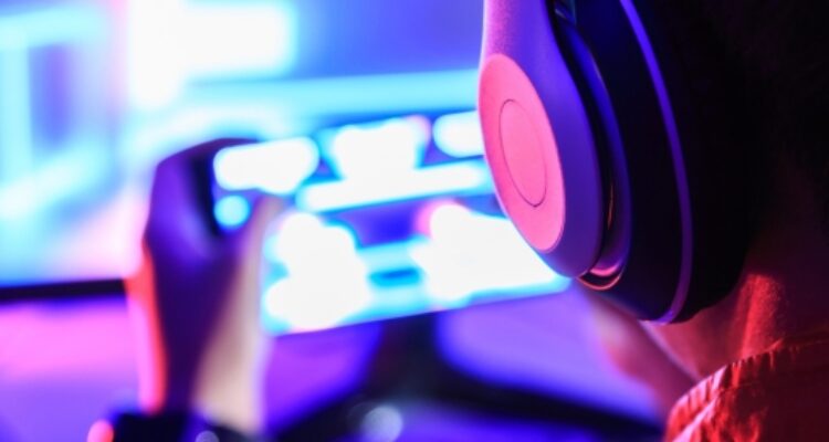 Tren Gaming di Indonesia 2025: Perbedaan Gaya Bermain Pria dan Wanita