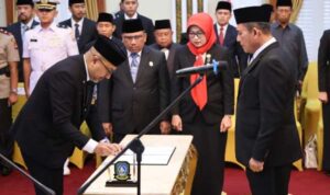 Gubernur Ansar Ahmad Lantik Luki Zaiman Prawira sebagai Pj Sekda Provinsi Kepri