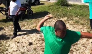 Bentrok Massa di Tapteng, Anggota DPRD Sumut Diduga Terlibat Lempar Batu Bentrok Massa di Tapteng, Anggota DPRD Sumut Diduga Terlibat Lempar Batu